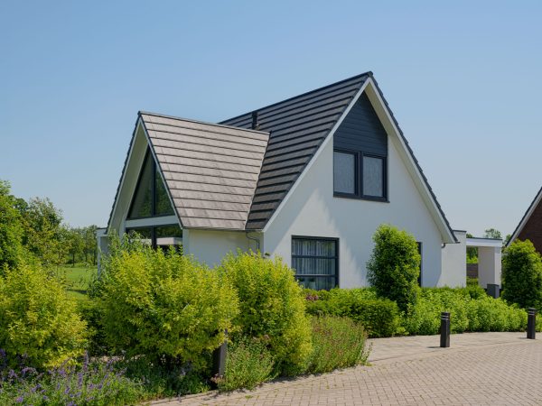 Vooraanzicht links van de nieuwbouwwoning